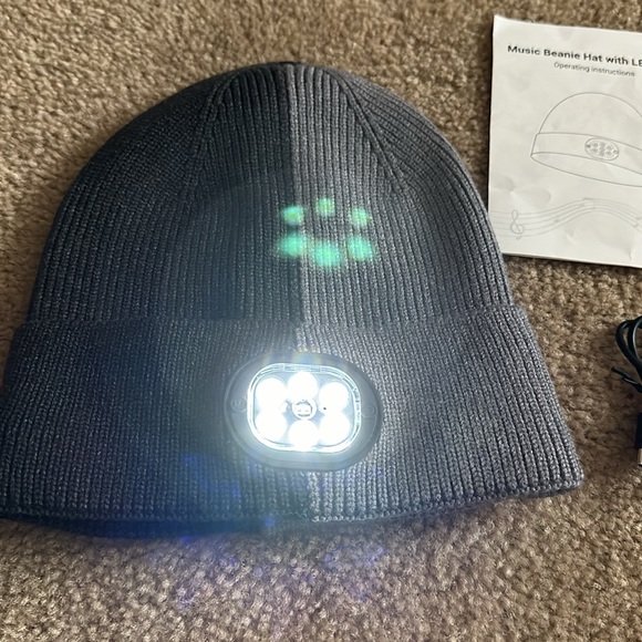 Beanie with headlamp and music - Picture 2 of 9